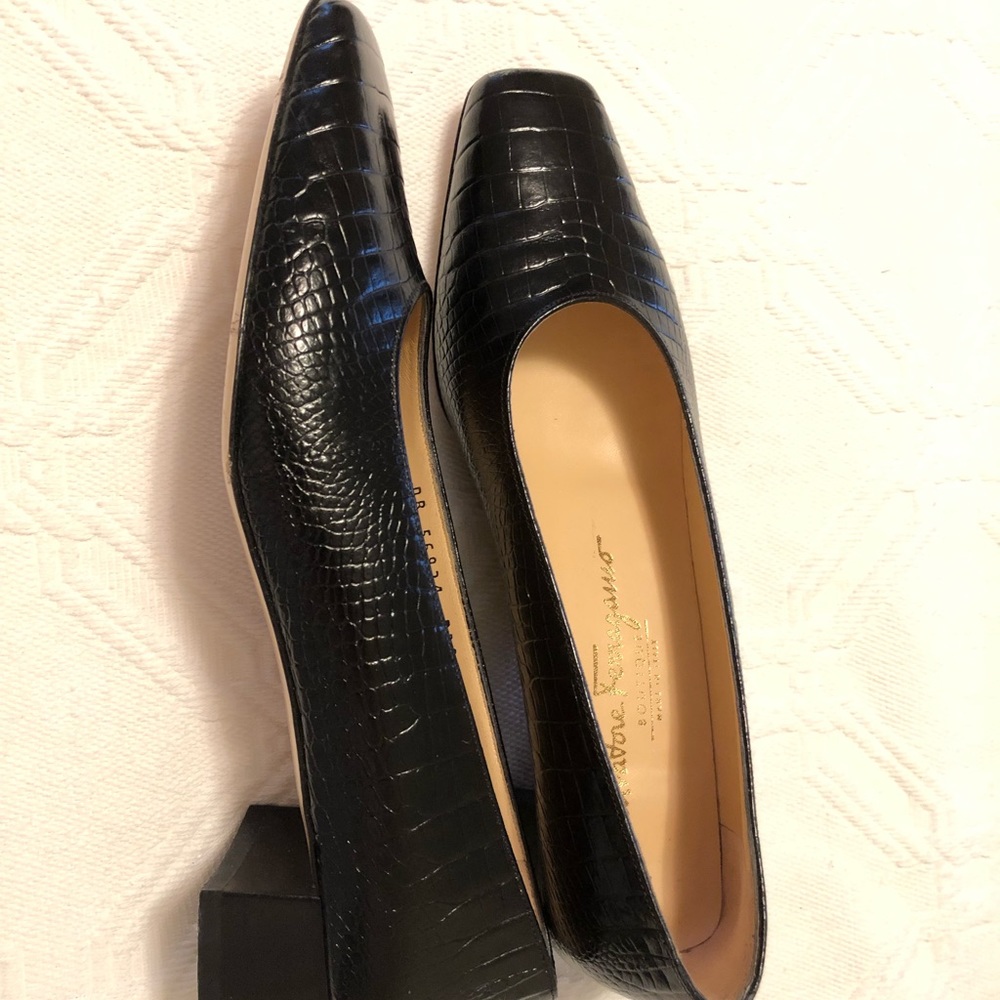 FERRAGAMO SALVATORE Black Alligator Leather